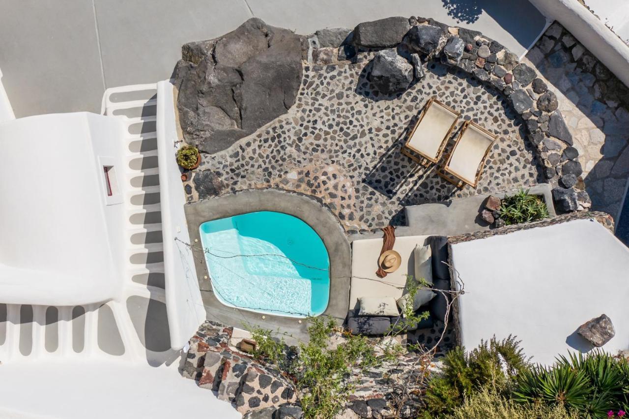 Parathira Cave By Cycladica * Oia (Santorini)